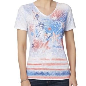 size L, bust is 40” inches, statue of liberty shirt, new🗽condition